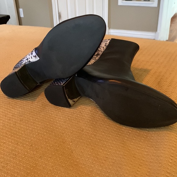Judith Ripka Black And Reptile Leather Boot.  Valerie Size 7 1/2 M.  NWOT - Picture 6 of 8